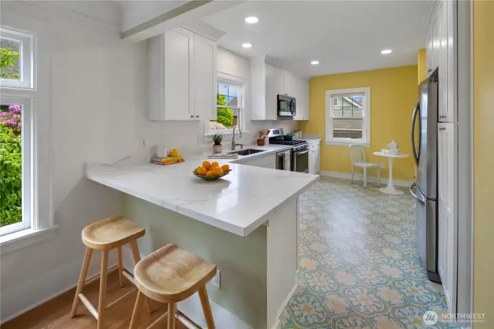 Beautifully restored Kitchen with eating area! Beautifully restored Kitchen with eating area!