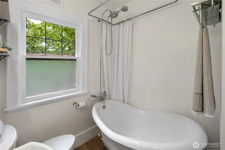 Main level full bath with clawfoot tub. Main level full bath with clawfoot tub.