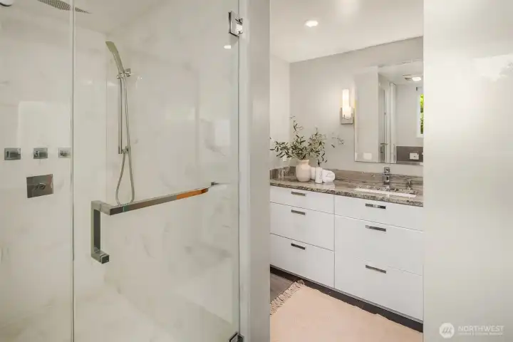 ... ensuite