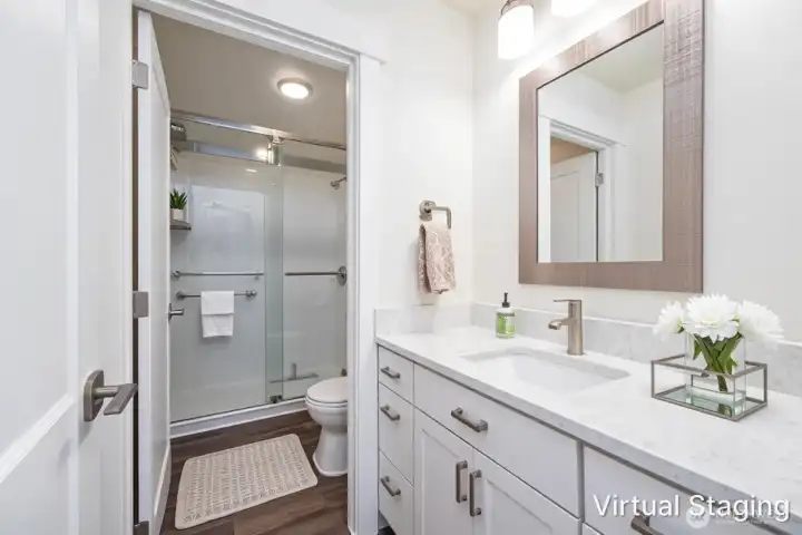 Primary bath. Primary bath.