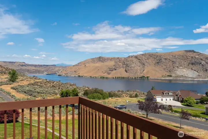 View of the Coulee Dam from the Priamry deck. View of the Coulee Dam from the Priamry deck.