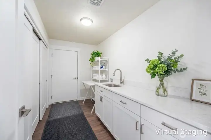 Large laundry room. Large laundry room.