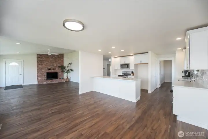 Open floorplan. Open floorplan.