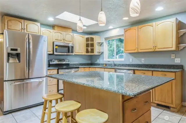 Island Kitchen with ample cabinetry