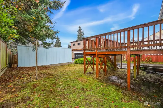 Another view of the detached garage.