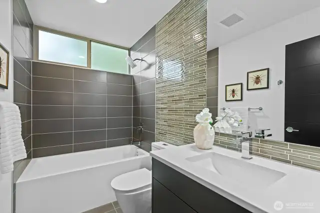 Bathroom for the 2 bedrooms on the 2nd floor.