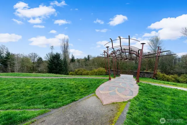 There are great trails down to Longfellow Creek