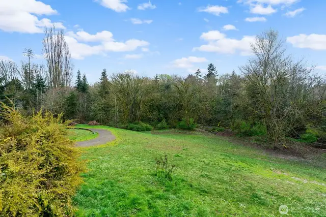 Dogs love to romp & play here, 1/2 block away from home!