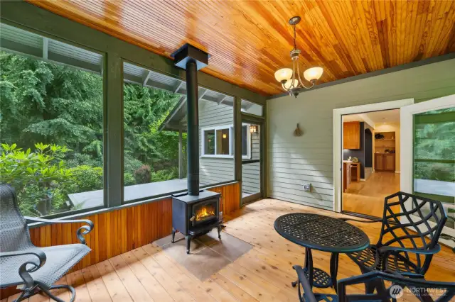 It is a very tranquil space, where you can feel the woods all around you. A cozy woodstove for year-round use.