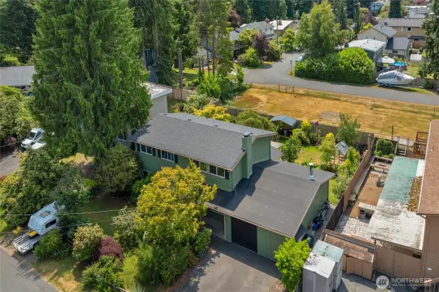 Quiet neighborhood tucked behind lush vegetation