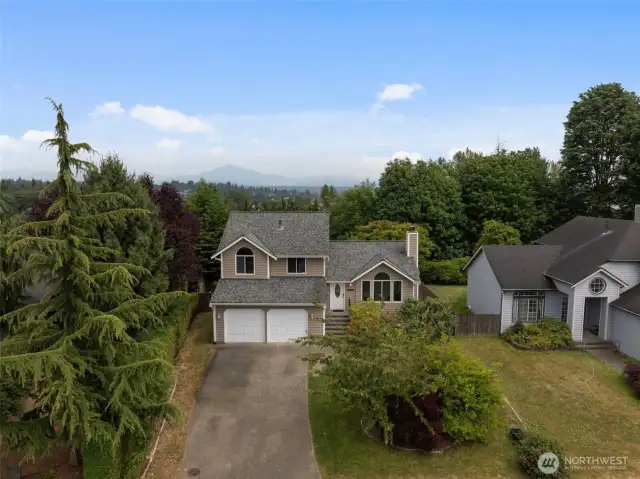 Fantastic home on large almost 1/4 acre lot!