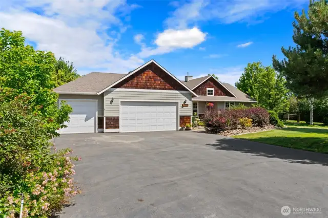 Welcome to 321 Range View Rd!