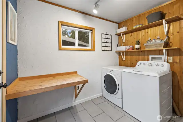 Utility room with sink