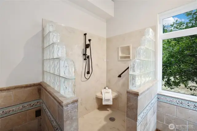 Main Floor - Primary Ensuite