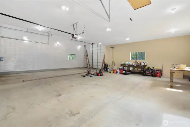 Detached 1500sf SHOP with RV Bay