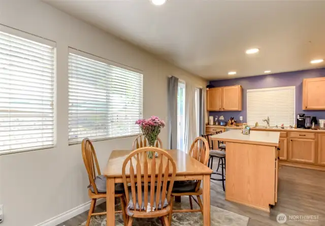 Note the 2" blinds.