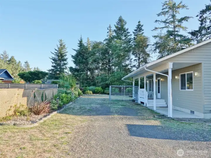 Large Side Driveway.