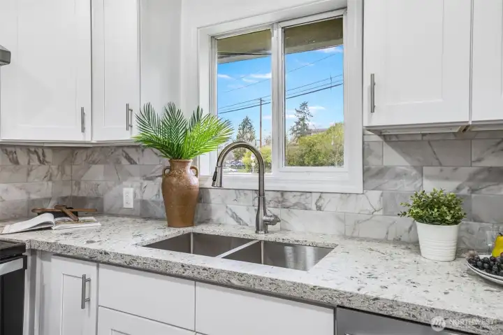 Brand-new Quartz countertops!