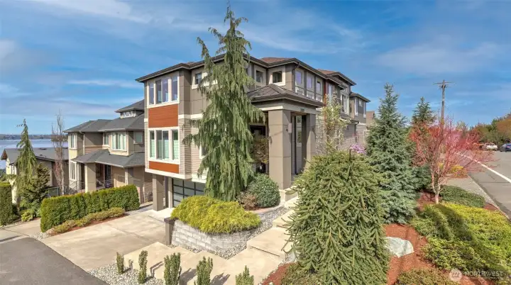 • Views, Views, Views—Closely situated just above Lake Washington, you feel as if you can reach out and touch the water. Enjoy close-up, ever-changing scenery on the lake with Mercer Island and the Olympic mountains as a backdrop. In the summer, enjoy the sailboats, Blue Angles, and more. Enjoy the holiday activities in the winter, such as the Argosy Christmas ships from your deck.  Views you can enjoy year-round, inside and out, from your main living space. Wow!