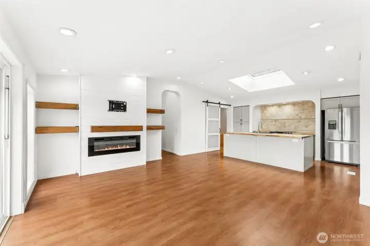 Spacious living room