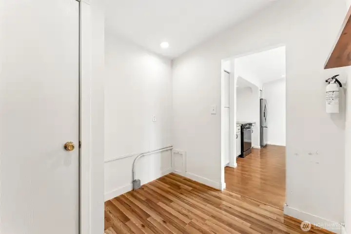 Another view of the utility room. You can put another fridge in here, or make a huge pantry for storing those oversized kitchen appliances.