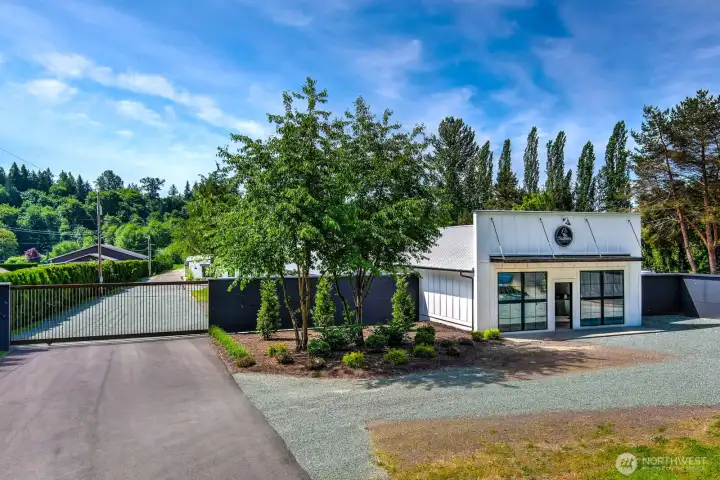 8k square foot building currently used for storage
