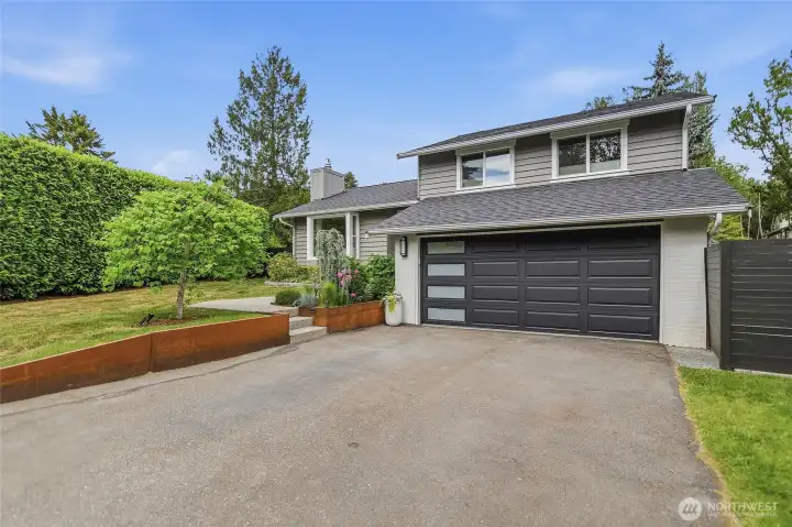 Exceptional 3 Bedroom, 3 Bath, 1470sqft Remodeled Tri-Level Home in Cottonwood Grove in Private Cul-de-sac Location with Lots of Upgraded Features, Abundant Natural Light, Contemporary Finishes, and Seamless Indoor-Outdoor Flow Ideal for Everyday Living.