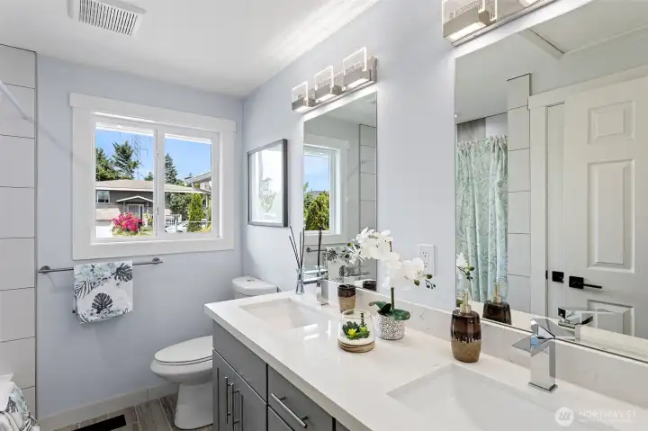 Double vanity for a shared bath. (Someone planned ahead.)