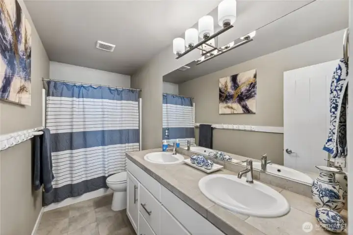Full Bathroom Upstairs