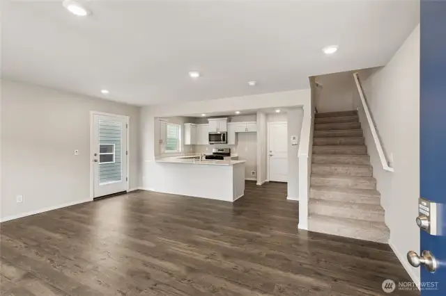 Photos of a previously built home of the same floorplan. Options and Color may vary.