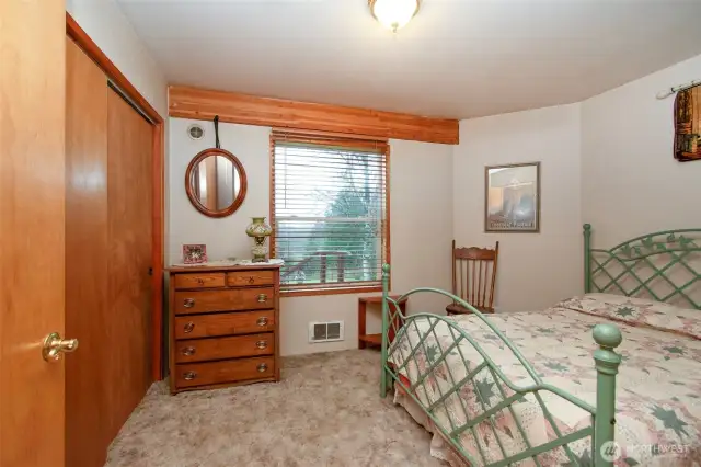 Guest room.