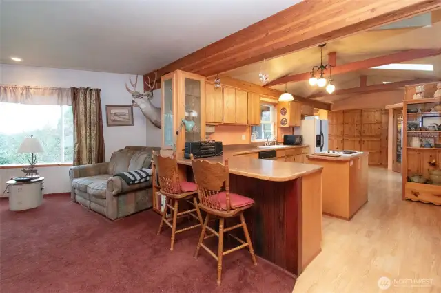 Kitchen with breakfast bar.