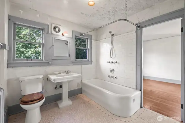 Full Bath Up