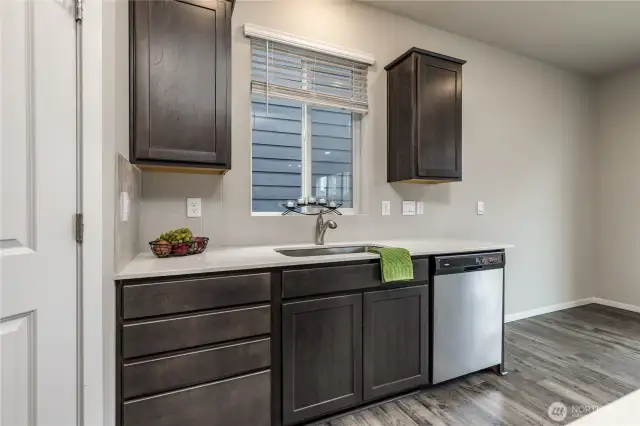 Elegant tiled backsplash