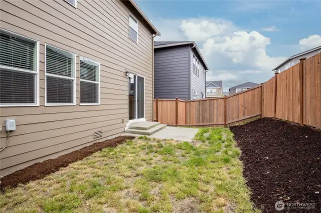 Fully-fenced back yard