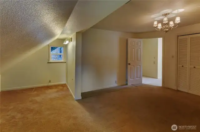 Bedroom, middle.