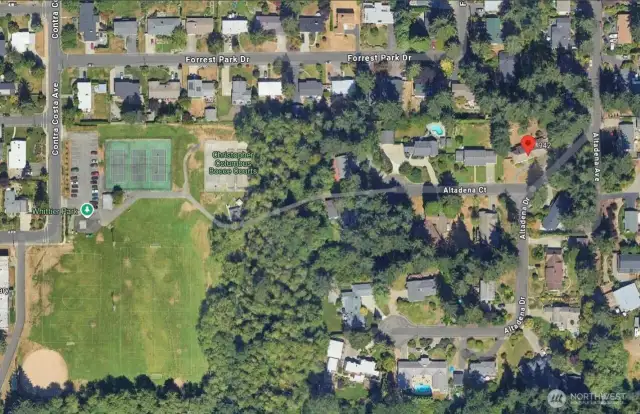 Pathway off the cul-de-sac leads to Whittier Park.
