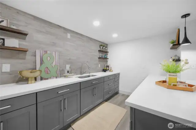Wet Bar with Wine fridge