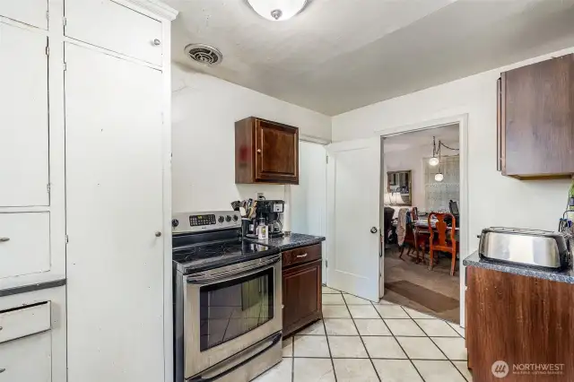 Another view of this cozy kitchen.