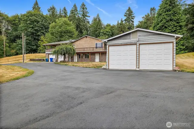 Detached 2 car garage