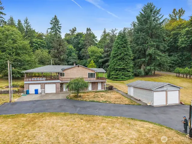 Need garage space, here it is, plus much more.