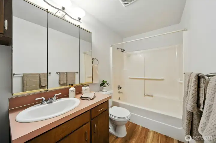 Full Bathroom