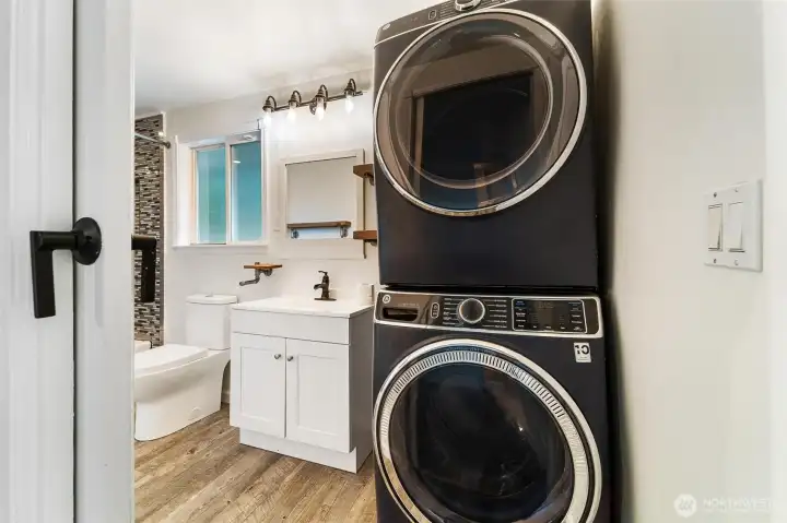 Full bath with Laundry