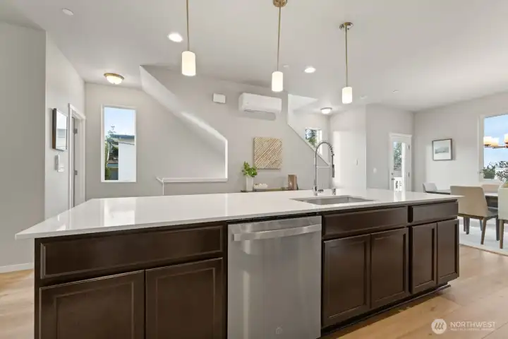 Photographs are for illustrative purposes only. Features, finishes, interior/exterior colors, landscaping and floorplan shown may vary from actual homes built.