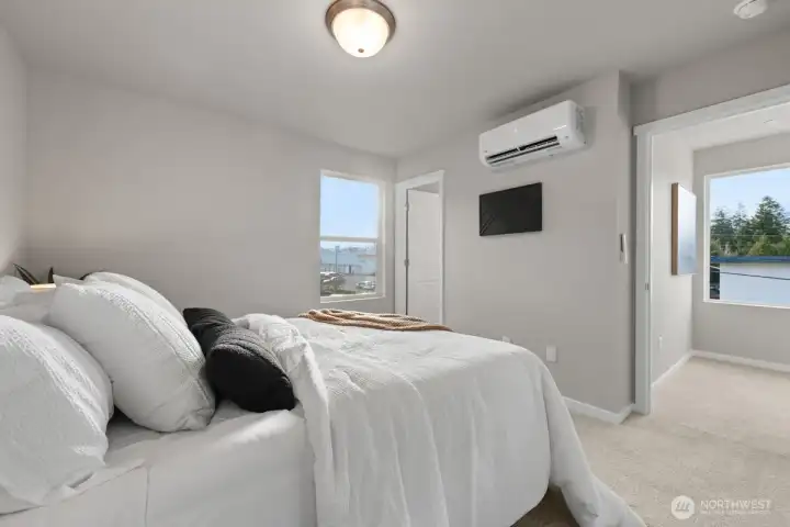 Photographs are for illustrative purposes only. Features, finishes, interior/exterior colors, landscaping and floorplan shown may vary from actual homes built.