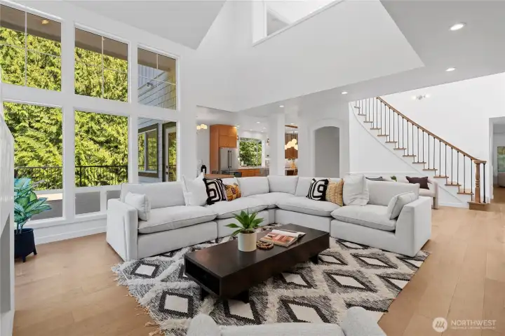 Family Room w/vaulted ceiling