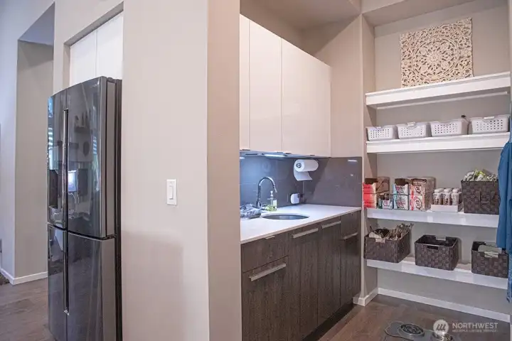Butlers pantry with second sink
