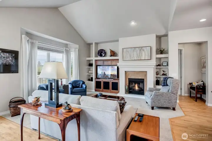 Gas Fireplace & Entertainment Shelving