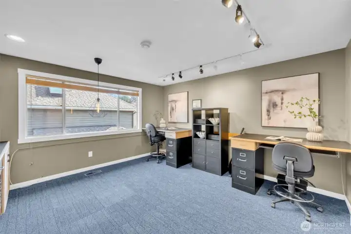 Dedicated home office/den