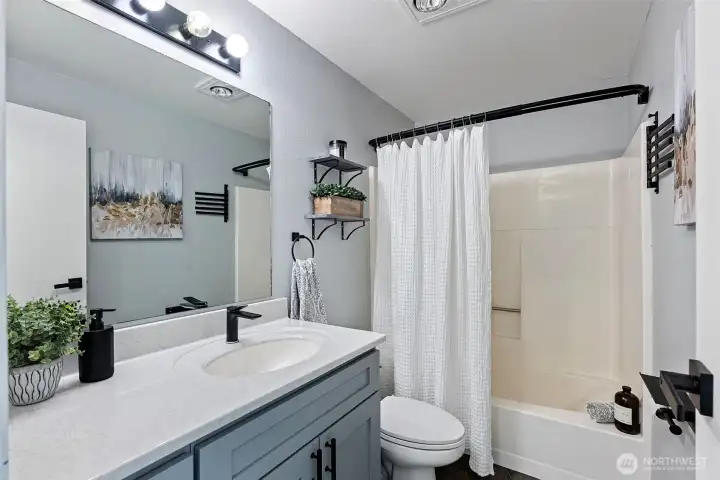 Full guest bathroom